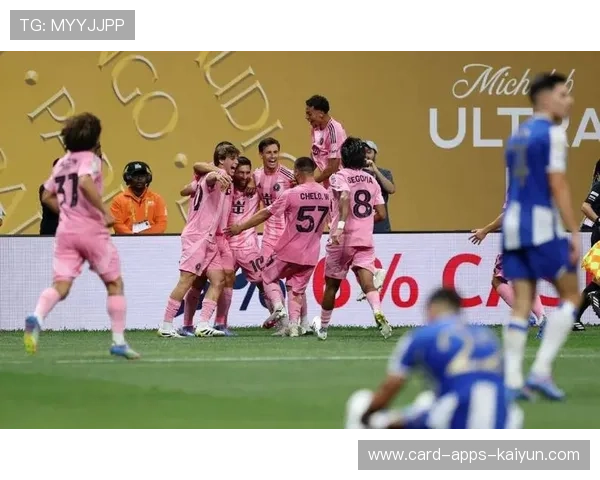 波尔图替补点球冷静命中带走关键三分，球迷为之疯狂！