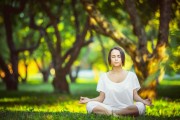 热狗摊的洋葱味：体育场的标配，热狗炒洋葱的做法